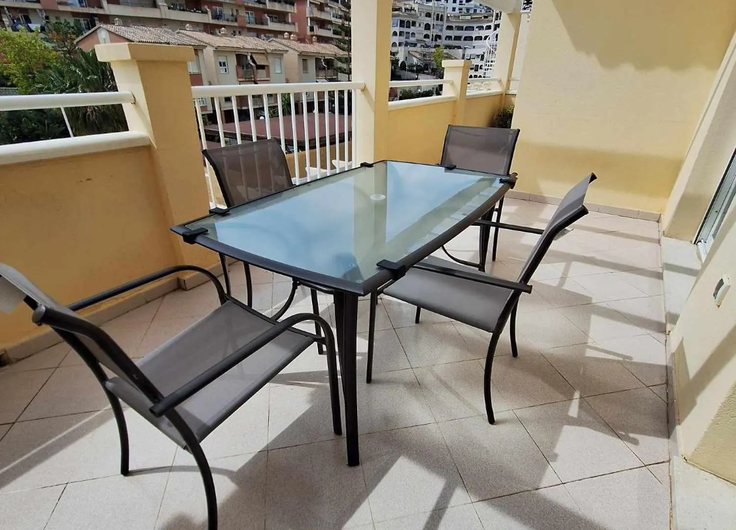 Apartamentos Jowi - Piso Amplio Y Familiar Benalmadena Apartment